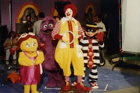 Birdie The Early Bird Mcdonald S It S The Mcdonaldland Cast Getting Ready To Film A Scene In 1993 S International Commercial Called Bubbles With Ronald Mcdonald Ronald Mcdonald Film It Cast