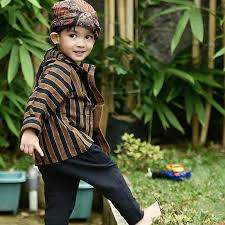 Kumpulan nama bayi laki laki kristen beserta artinya lengkap. Jual Busana Adat Jawa Pakaian Adat Jawa Setelan Baju Surjan Tenun Lurik Anak Laki Laki Surjan Celana Blangkon Solo Murah Mei 2021 Blibli