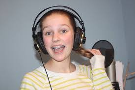 Amy Blackshear's Instagram, Twitter & Facebook