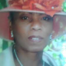 Which planter is pretty?