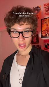 Hi, I'm Will Larkin and I'm from Birmingham, England🏴󠁧󠁢󠁥󠁮󠁧󠁿I am a  small artist trying to make a name for yourself. This song you're hearing  is my first release! If you like it