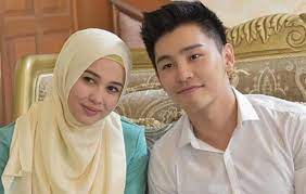 Beliau dikenali menerusi watak lakonannya sebagai munirah dalam drama kau yang terindah. Hubungan Dengan Alvin Chong Ini Pendedahan Emma Maembong Iluminasi