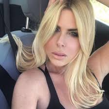 Loredana lecciso e il matrimonio con fabio cazzato prima di innamorarsi di albano, loredana lecciso ha avuto un'altra grande storia d'amore durata molto tempo e che le ha regalato la sua primogenita. Chi E Loredana Lecciso