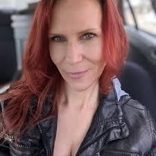 Laine Potter's Instagram, Twitter & Facebook