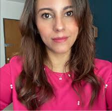 Psicóloga Mayra Cardona added a...