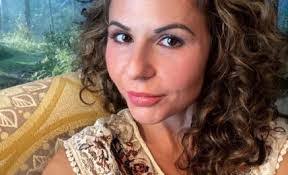 Tamara Reed's Instagram, Twitter & Facebook