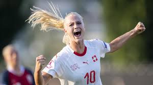 Alisha lehmann passa dal west ham united all'everton in prestito fino a fine stagione. Schweizerischer Fussballverband Player Of The Weekend Alisha Lehmann 20 West Ham United