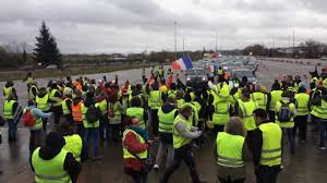 #mantes la jolie #gilets jaunes #étduiants #collégiens #poésie #poème #médias #fake news #poetry #creative writing #writing community #literature #upthebaguette #gilets jaunes #mantes la jolie #macron démission #politics tag #mine #elisa's posts #on vient le chercher #you are disgusting. Gilets Jaunes A Mantes La Jolie Temoins Bfmtv