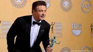 An 365 tagen im jahr, rund um die uhr aktualisiert, die wichtigsten news auf tagesschau.de. Alec Baldwin Weitere Klage Und Anfeindungen Filme Dw 18 11 2021