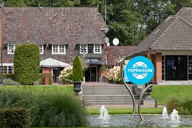 Bu tatil parkı misafirlere ücretsiz kablosuz i̇nternet, restoran ve bar/oturma salonu sunuyor. Hoofdkantoor Topparken Van De Blaak