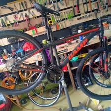 Mountain bikes that come with hydraulic brakes have a huge advantage over mechanical brakes because it offers more progressive and stronger braking, especially during wet and muddy conditions. Camp Mountain Bike 27 5 Shopee Malaysia