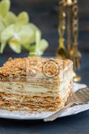 80g butterkekse 60g butter 500g frischkase 60g puderzucker 2tl. Napoleon Kuchen Von Blatterteig Fototapete Fototapeten Backwaren Yarrow Vanillepudding Myloview De