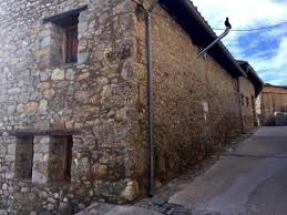 Estos dormitorios están distribuidos de la siguiente forma: Casa Rural El Boixar El Mirador In Spain