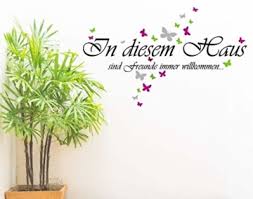 Es erinnert die bewohner an ein liebevolles zusammenleben und bringt dem betrachter ein schmunzeln ins gesicht. Wandtattoo Spruch In Diesem Haus Wandtattoos