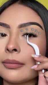 Doll Eyes Lash Map Guide with Winks Press On