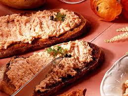 Decouvrez Notre Recette Facile Et Rapide De Rillette Aux Deux Saumons Sur Cuisine Actuelle Retrouvez Les Etapes Recette Recette Rillette Recettes De Cuisine