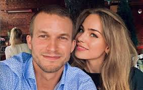 Btn Livia Mischel Heimliche Hochzeit Mit Sturm Der Liebe Florian Frowein In 2020 Darstellerin Sturm Der Liebe Florian