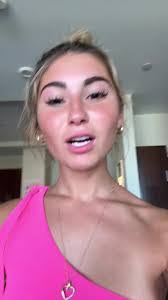 Samantha Grabowski's Instagram, Twitter & Facebook