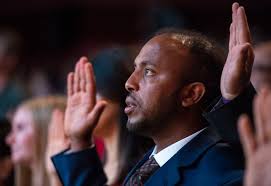 As July 4 celebrates America, 126 Utah immigrants officially become new  Americans