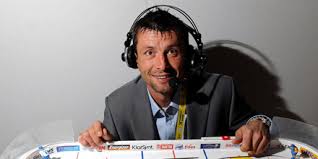 Místo zrušeného eura nejslavnější zápasy historie me také za odložené me ve fotbalu připravila česká televize náhradní program. Hokejovy Expert David Pospisil Jak Jsem Jednou Zkusil Komentovani Uz Se Nedalo Couvnout