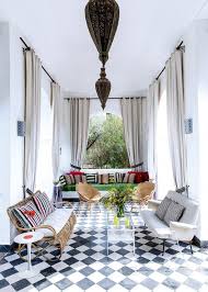 Venez nombreux nous retrouver au salon de l'habitat 2017 du 17 au 20 février, au carré des docks (le havre) ! Carrelage Exterieur Maroc Un Salon Marocain A L Exterieur Marie Claire Maison Salon Marocain Salon Marocain Moderne Decoration Marocaine