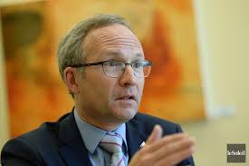 BEI: Coiteux accepte de nommer les enquêteurs civils