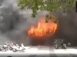 Fire In Amritsar: अमृतसर के गुरु नानक देव हॉस्पिटल में लगी भीषण आग, मची  अफरा-तफरी - massive fire broke out in amritsar guru nanak dev hospital -  News18 हिंदी