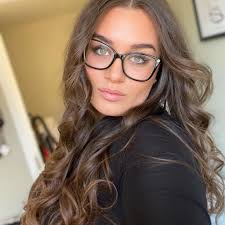 Agnes Bailey is one of the most inspirational heads I have met and Ash  Manor School is totally thriving as a result. A privilege to meet her and  her motivated pupils despite