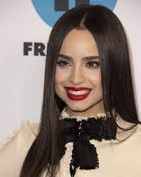 Her first appearance on television was as a guest star on the disney channel show, austin & ally as chelsea. Pin On Sofia Carson