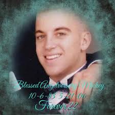 Cindy Thompson's address is 2405 Sunny Creek St SE, Kentwood MI 49508 Her  sons name is Travon Seawood ❤️