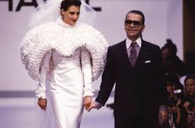 We did not find results for: Karl Lagerfeld Und Die Chanel Braut In 28 Laufsteg Bildern Vogue Germany
