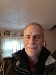 Throwback!! Lowkei missing my hair 😊 pic lil blurry. Enjoy your day  Beauties & Gents..