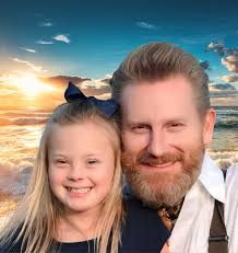 The Porchlight - A Heartwarming Father-Daughter Moment: Rory Feek & Indy –  Papa What If ▶️ Listen to the music here! https://musicinyou.site/a-tender-conversation-rory-feek-and-indys-papa-what-if/  Rory Feek and his daughter Indy deliver a tender and