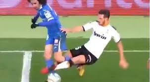 Alessandro florenzi ya está en valencia y muy contento por su inminente fichaje por el club de mestalla. Valencia Florenzi Perde La Testa Fallo Killer Ed Espulsione La Scivolata E Da Rosso Diretto Video