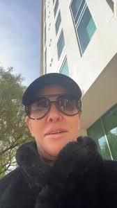 I am taking you along my walk to the Strip and back. Great walk!  #fontainebleau #turnberrylasvegas #realtor