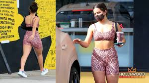 Follow me on instagram @adisonbrianamore flexibility videos: Addison Rae Wears Snake Print To Yoga After Reigniting Her Romance With Bryce Hall Youtube