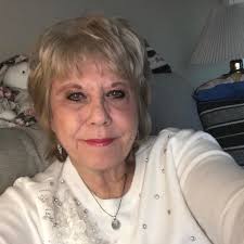 REMEMBERING STEVE IRWIN 🐊 The famous zookeeper and environmentalist known  as "The Crocodile Hunter" would have been 63 today.