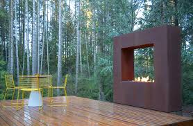 The growing popularity of fire features is no surprise, since this attractive addition completely changes the atmosphere of your patio and creates a welcoming, warm, more intimate environment for entertaining. Modern Outdoor Fireplaces And Fire Pits That You D Be Proud To Have In Your Backyard