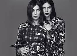 Burberry denies rumors of riccardo tisci's departure, grocery stores are becoming increasingly important beauty retailers. Givenchy Riccardo Tisci Bleibt Modepilot Modepilot De