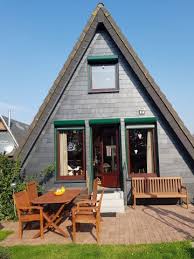 Der Nordseedeich Erholung Fur Die Seele Ferienhaus 4 Personen 2 Schlafzimmer Ca 55 M Ein Nurdachhaus Ist Etwas Besonders Von Style At Home Ferienhaus Urlaub