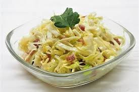 Bayrischer Krautsalat Mit Speck Von Engelmietz Chefkoch Rezept Bayrischer Krautsalat Krautsalat Mit Speck Krautsalat