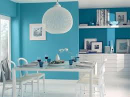 Les couleurs ont la cote cette année, et plus que jamais en 2013 les couleurs auront leur place dans chacune des pièces de notre intérieur. Salon Bleu Turquoise Une Inspiration Pour Un Salon Contemporain