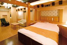 ホテルファインガーデン十三店(大阪府大阪市淀川区)の情報・口コミ [ラブホテル 検索＆ガイド]