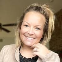 Tara Springfield's Instagram, Twitter & Facebook