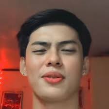 Christopher Aragon's Instagram, Twitter & Facebook