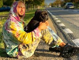 He began his career in 2011 by becoming a member of lala band after being selected in a casting held by mediapro music in february 2011. Dorian Popa Pe Drumul Succesului De La Lala Band La Unul Din Cei Mai UrmÄƒriÈ›i Vloggeri Evenimentul Zilei