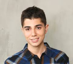 Revvi wanted new headshots 💅🏼😍