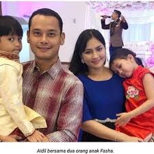 Fasha sandha, nafiz muaz, intan najuwa, neera azizi, dayang areeda, fauziah. Sudah Biasa Sebagai Ibu Tunggal Terlupa Ada Suami Di Sebelah Semasa Bangun Tidur Fasha Sandha