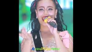 สกุณาพรมาอ้อนแฟนเพลง ชุดใหม่เฉิดฉายที่กลางกรุง💚  แฮปปี้เบิร์ดเดย์นะคะ🎂🎉🕯️ #อ๊ะอาย