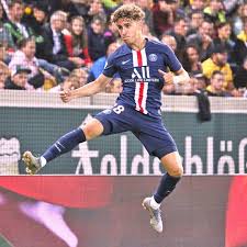 Adil Aouchiche Has Just Become The Second Youngest Goalscorer In Paris Saint Germain S History 17 Years And 174 In 2020 French Soccer Players Soccer Match Top League
